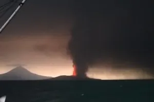 Abu Gunung Anak Krakatau Meneror Warga, Bandarlampung Bergerak Buka Layanan Kesehatan