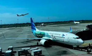 Abu Vulkanik Anak Krakatau Ganggu Penerbangan, Garuda Alihkan Dua Flight ke Kertajati