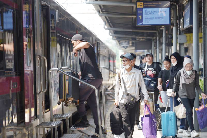 Erupsi Gunung Anak Krakatau Berimbas ke Perjalanan Kereta, KAI Daop 1 Catat Peningkatan Penumpang Keluar Jakarta