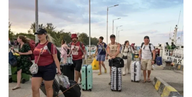 Gili Trawangan Ditinggalkan Ratusan Wisatawan Dampak Kris...