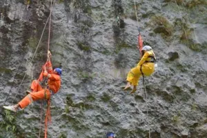 Lima Pemanjat Indonesia Taklukkan Troll Wall di Norwegia