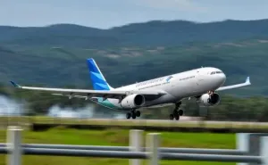 Maskapai Garuda Indonesia Hentikan Layanan Penerbangan hingga Senin Siang karena Erupsi Anak Krakatau