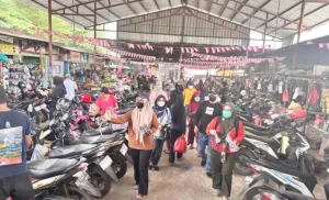 Pemkot Bandarlampung Kerahkan Nakes Bagikan Masker kepada Warga 