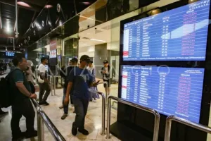 Abu Vulkanik Gunung Anak Krakatau Ganggu Penerbangan! 51 Pesawat di Kualanamu Alami Penyesuaian