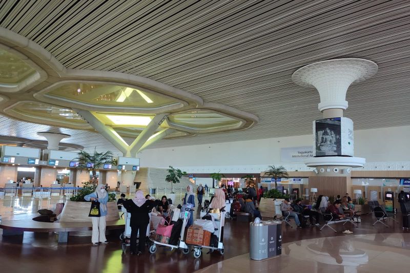 Bandara YIA Tetap Beroperasi Normal, meski 30 Penerbangan Terdampak Krakatau