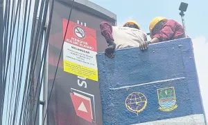Bapenda Kabupaten Bekasi Tempel Stiker Merah di 61 Reklame Penunggak Pajak