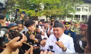 Jabar Terapkan PJJ Imbas Abu Vulkanik Gunung Anak Krakatau, Sekolah Diminta Hentikan Aktivitas Luar Ruangan