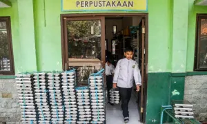 MBG Dihentikan Sementara di Area Terdampak Erupsi Anak Krakatau, BGN Responsif Kondisi Kedaruratan 