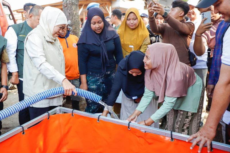 Pasuruan Kekeringan, Pemprov Jatim Salurkan Air Bersih Bagi 19.837 Warga 