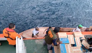 Pemkot Tual-Basarnas Ambon Distribusi Logistik ke Wilayah Kekeringan