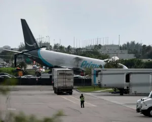 Pesawat Kargo Amazon Jatuh di Bandara Miami, Lima Orang Tewas 