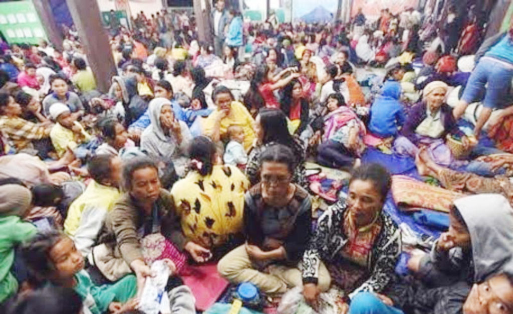 Ratusan Pengungsi Sinabung Asal Desa Kuta Tengah Mulai Kembali ke Rumah