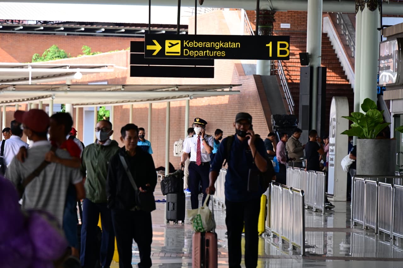Sejumlah Bandara Masih Terdampak Abu Vulkanik Gunung Anak...