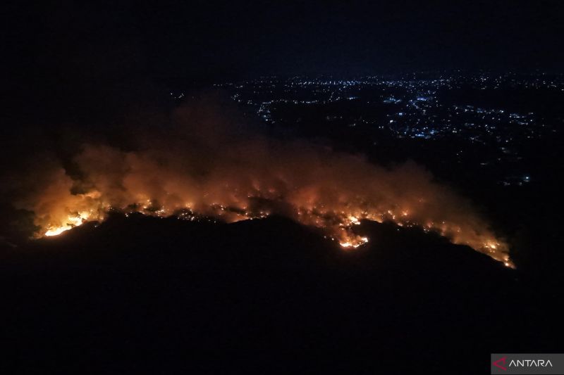 Kawasan Tempat Pembuangan Akhir Galuga Alami Kebakaran 