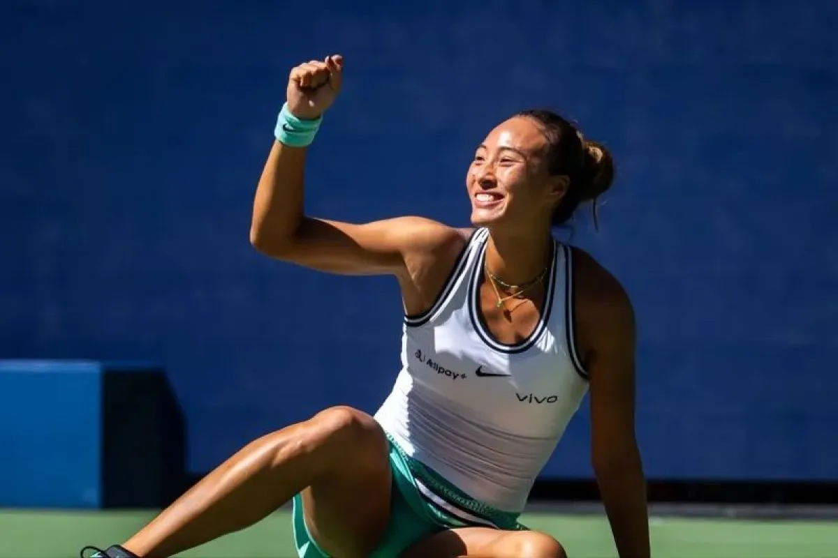 Petenis China Zheng Bikin Kejutan di US Open! Swiatek Tersingkir, Gauff Melaju ke Perempat Final