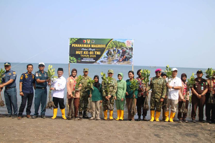 Aksi Tanam 1.500 Bibit Mangrove dalam Rangkaian Peringatan HUT TNI