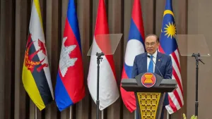 Anwar Ibrahim Minta Tindakan Nyata Asean Tinjau Kabut Asap