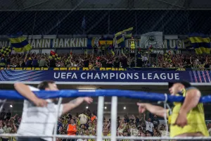 Fenerbahce vs Roma: Penantian Panjang Berakhir, Dua Klub Raksasa Kembali Bertanding di Liga Champions