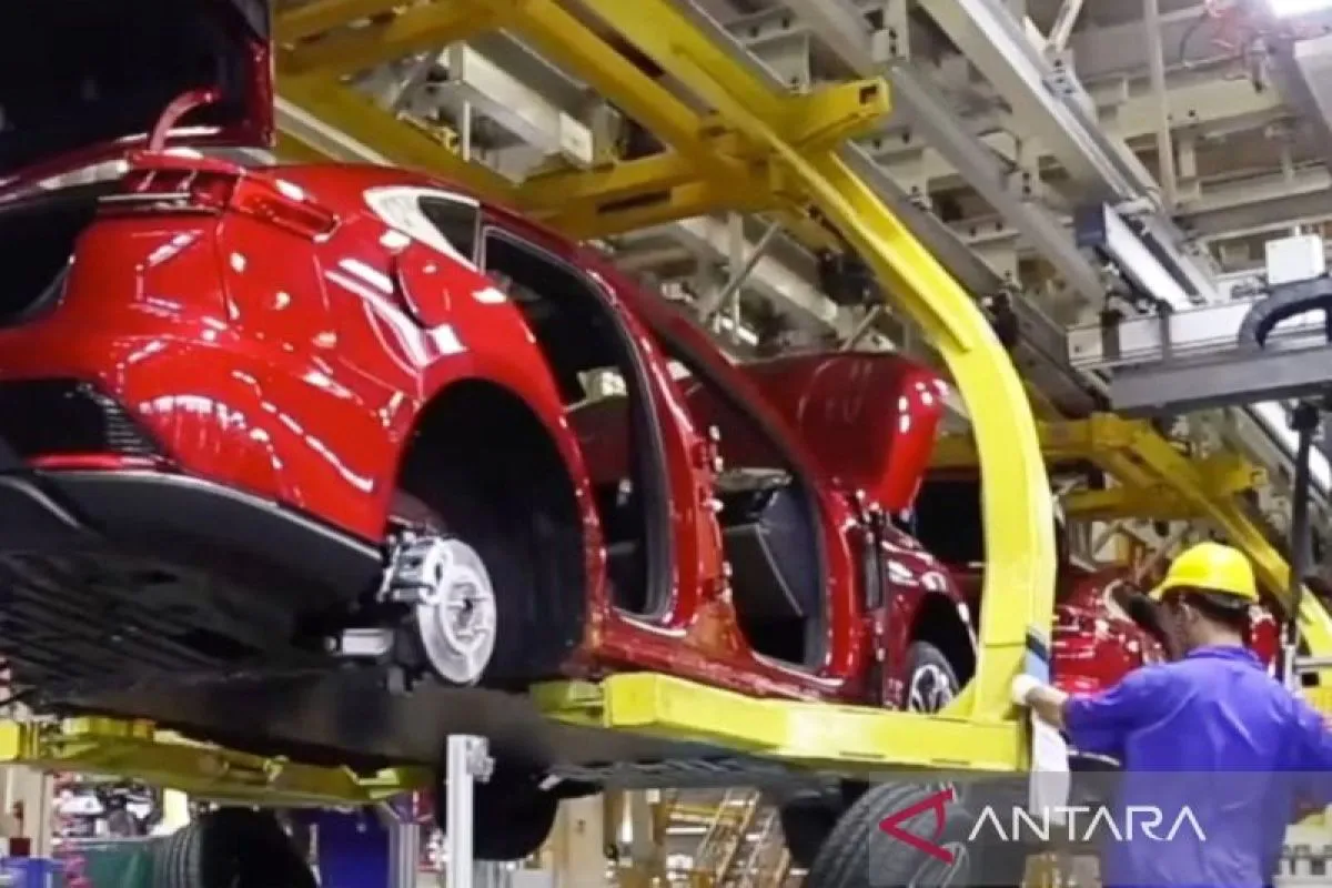 Penjualan Mobil Bensin di China Anjlok 40 Persen, Era Mobil Konvensional Mulai Berakhir?