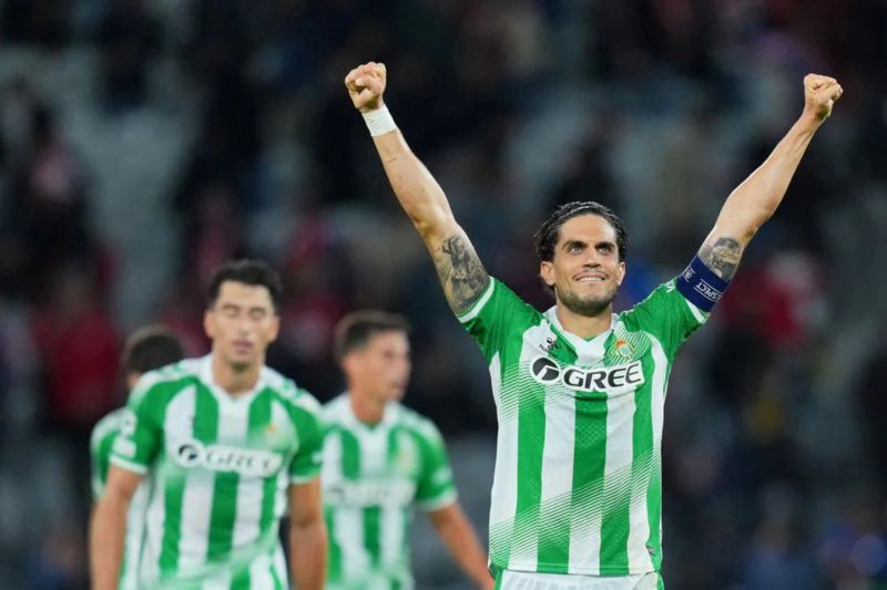 Sempat Tertinggal, Real Betis Menggila! Lille Dipaksa Tak...