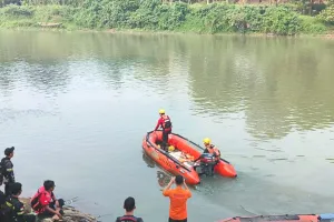 Tim SAR Cari Pelajar MTs Tenggelam di Sungai Lematang Muara Enim
