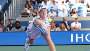 US Open: Noskova Ingin “Mabuk dan Melupakan” Kekalahan Menyakitkan dari Sabalenka