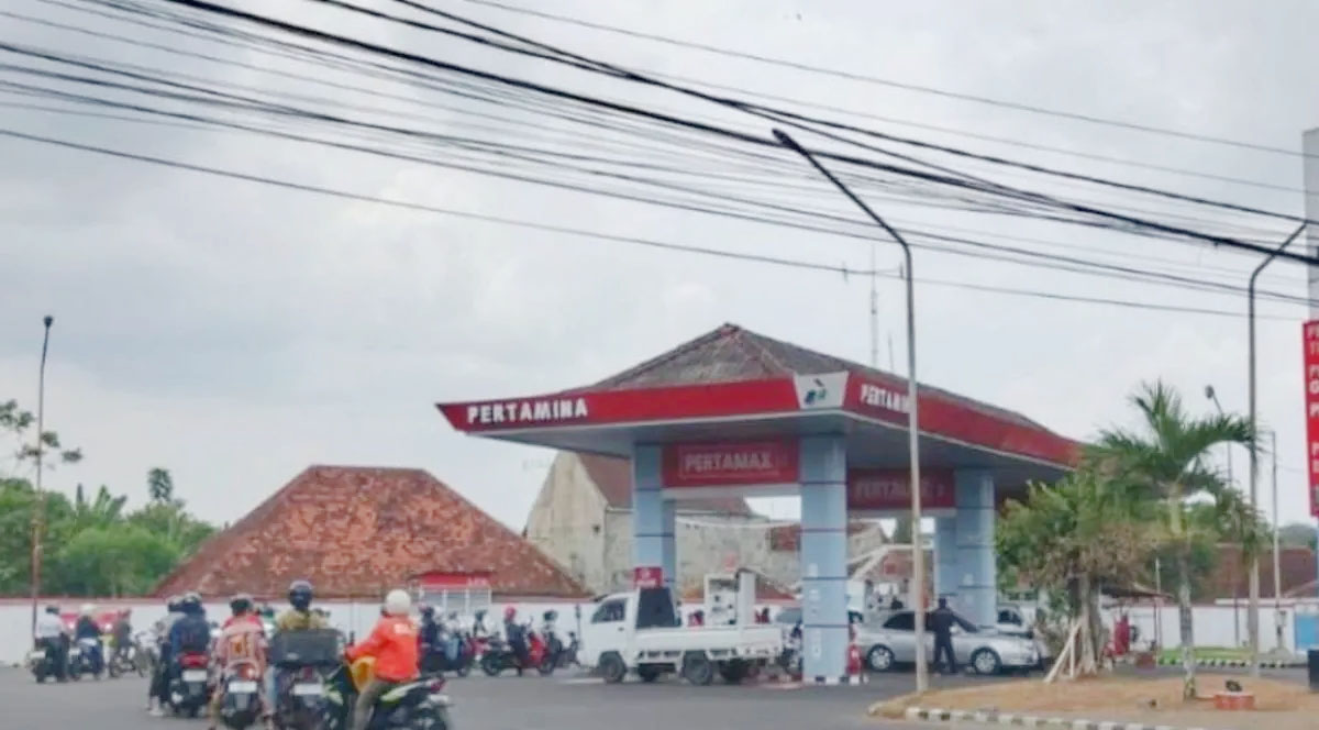 Antisipasi Panic Buying, Pertamina Genjot Pasokan BBM Jem...