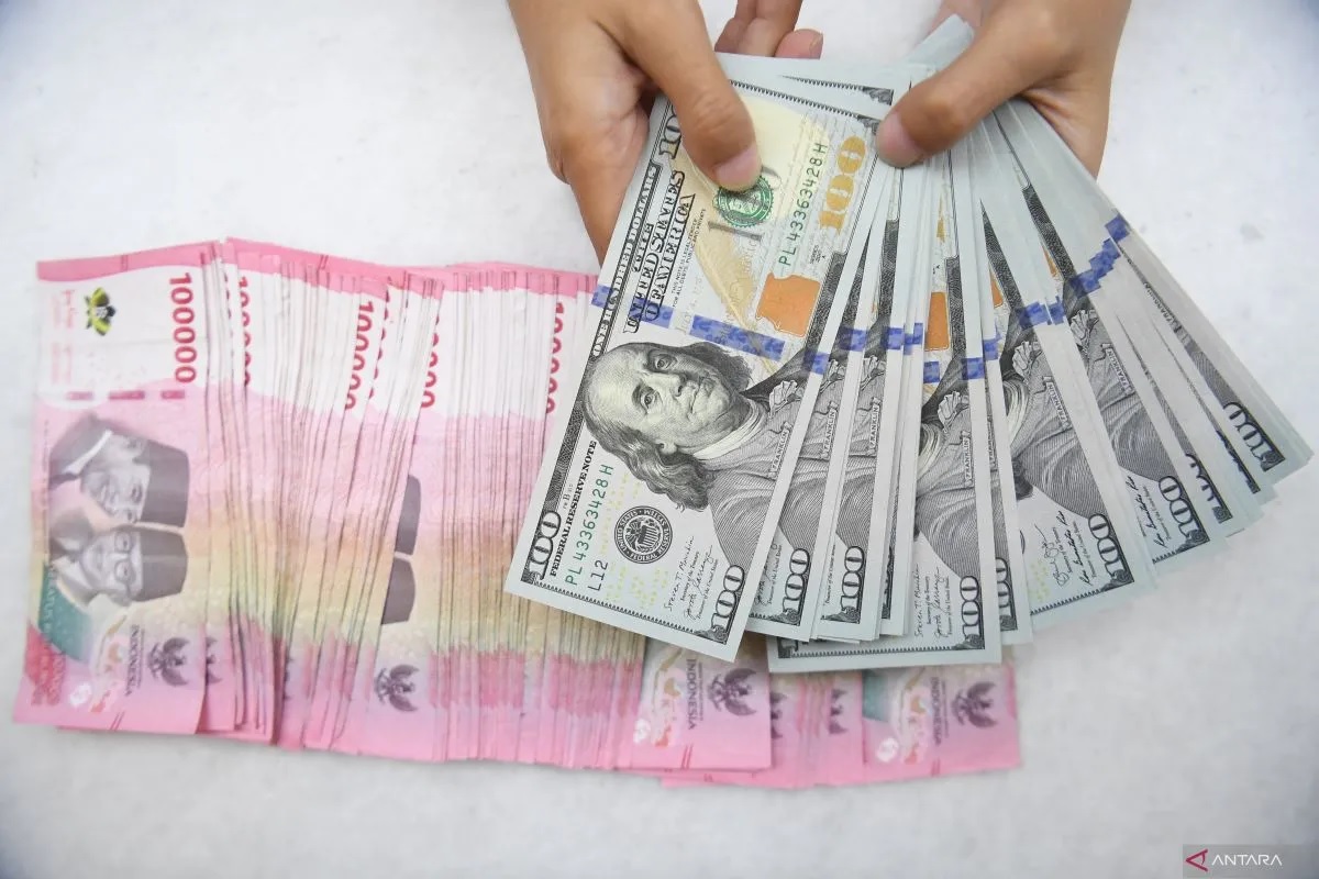 Dibuka Melemah, Sentimen Rupiah Hari ini Dipengaruhi Antisipasi Pengumuman Besaran Buyback UST