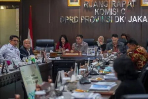 DPRD DKI Soroti Desil Bansos Tak Tepat Sasaran, 94 Ribu Anak Terancam Tak Sekolah