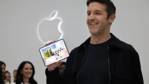 iPhone Duo, Ponsel Lipat Pertama Apple dan Era Baru Kepemimpinan John Ternus