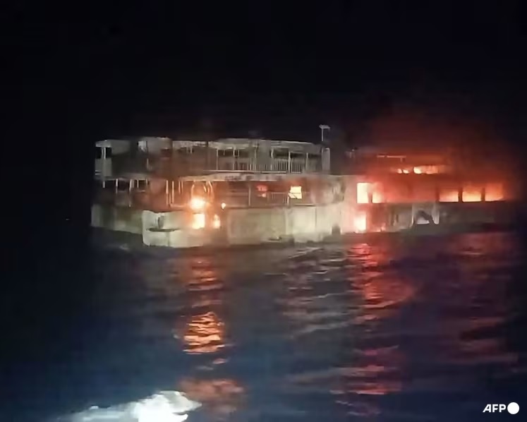 Kapal Feri Terbakar di Lepas Pantai Filipina, 5 Orang tew...