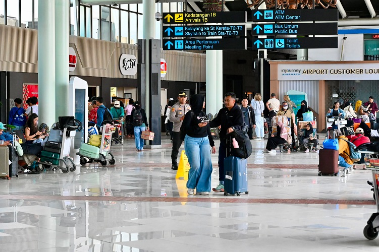 Menhub Pastikan Operasional Bandara Normal Pascaterdampak...