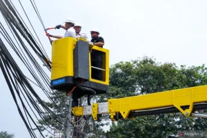 Pemkot Jakarta Timur Tertibkan Kabel Udara Semrawut Sepanjang 792 Meter