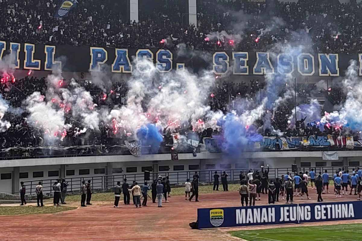 Persib Latihan Ribuan Bobotoh padati GBLA, Apa Jadinya Ji...