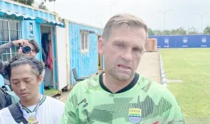 Persija vs Persib: Igor Tol...