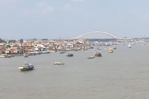 Sungai Musi Kembali Dipenuhi Ikan! Pemkot Palembang Ajak Komunitas Tebar Benih