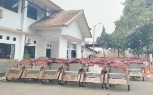 Tak Perlu Genjot Lagi, 120 Tukang Becak Lansia di Cianjur Ketiban Rezeki Becak Listrik Prabowo