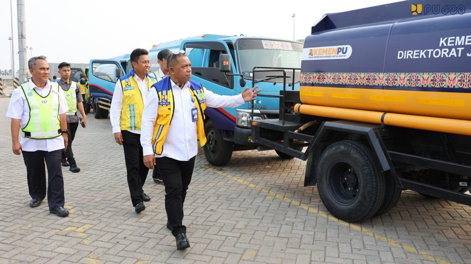 13 Unit Alat Baru Tiba! PU Kirim Pompa Raksasa & Truk Tangki ke 5 Provinsi Kalimantan