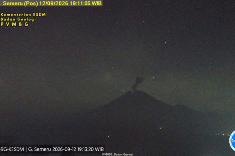 Pos Pengamatan: Gunung Semeru Kembali Erupsi dengan Letusan Setinggi 900 Meter pada Sabtu Malam