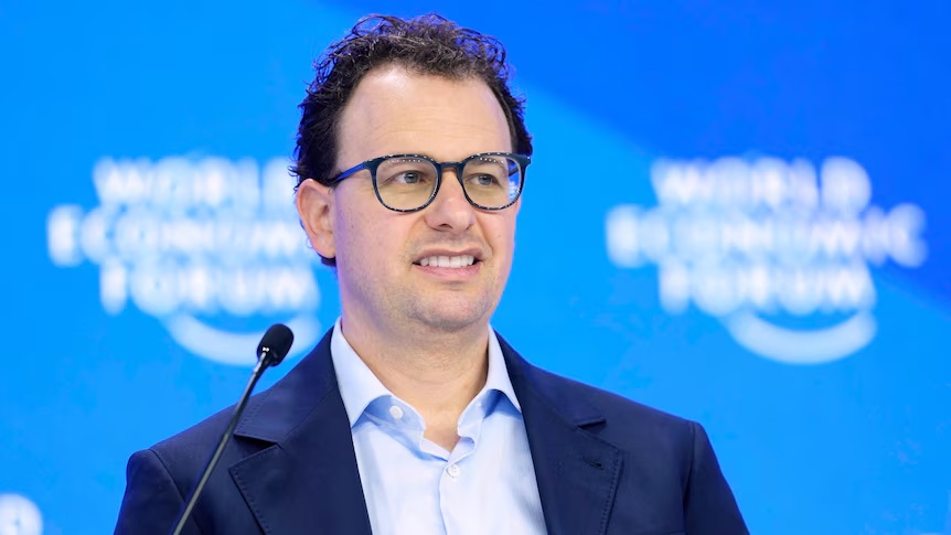 Bos Anthropic Serukan Perlambatan AI, Sam Altman dan Elon...