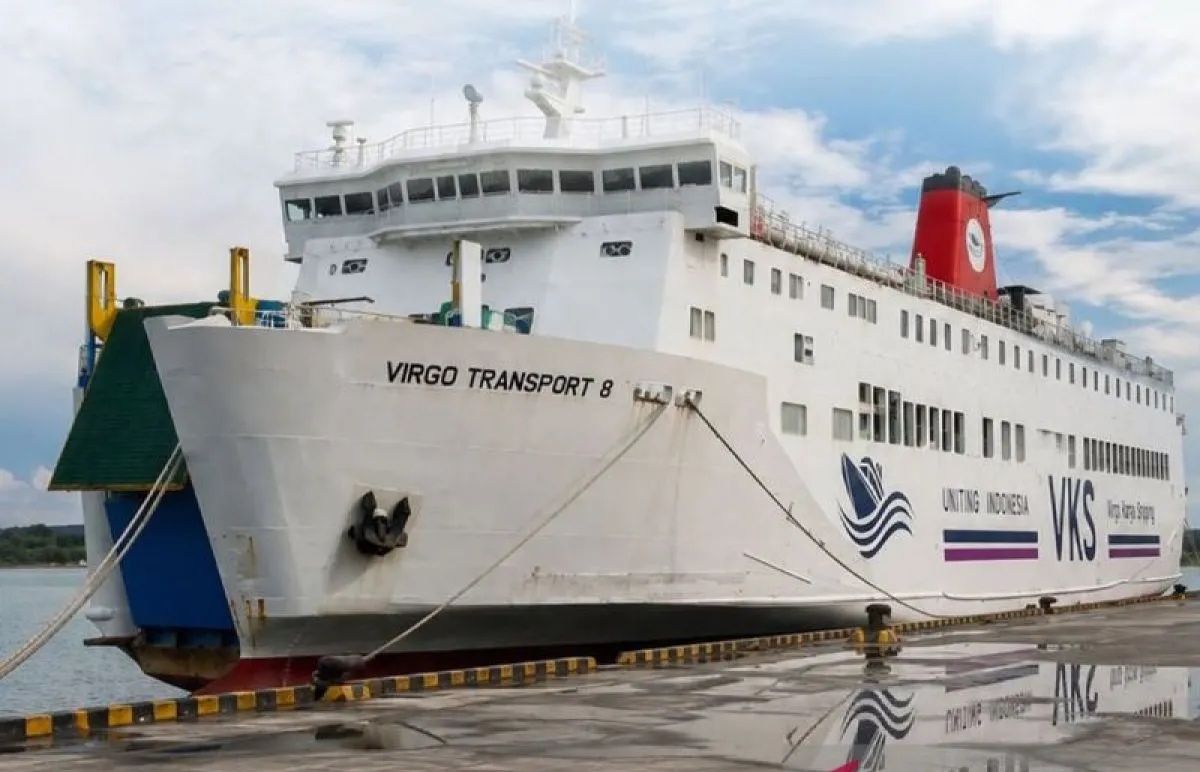 Cuaca Buruk, Kapal Virgo Transport Membawa 243 Orang Hila...