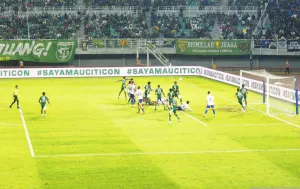 Drama Menit 81, Persebaya Patahkan Perlawanan Sengit PSIM Jogja di Gelora Bung Tomo