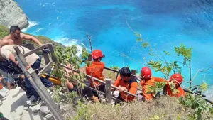 Jatuh dari Tebing di Pantai Kelingking Bali, Turis Asal Australia Tewas 