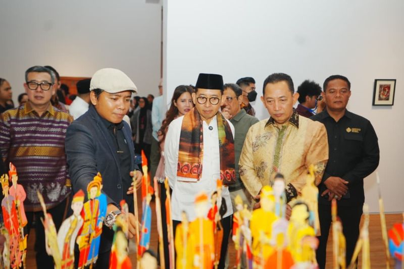 Kapolri Listyo Sigit Hadiri Pameran Nasirun di Galeri Nasional, Apresiasi Seni Budaya Indonesia.