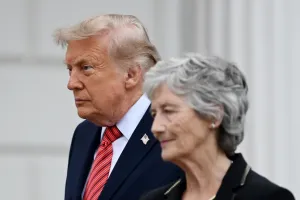 Trump Kunjungi Irlandia, Temui Presiden Catherine Connolly