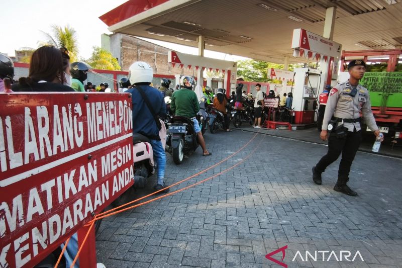 Atasi Antrean Panjang di SPBU, Pertamina Siagakan Dua Kap...