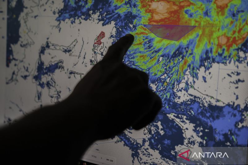 Hujan dan Angin Kencang Mengintai Sulsel, BMKG Minta Warg...