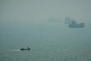 Kapal Kargo Iran Kembali Diserang, Pembicaraan Regional tentang Selat Hormuz Dibatalkan