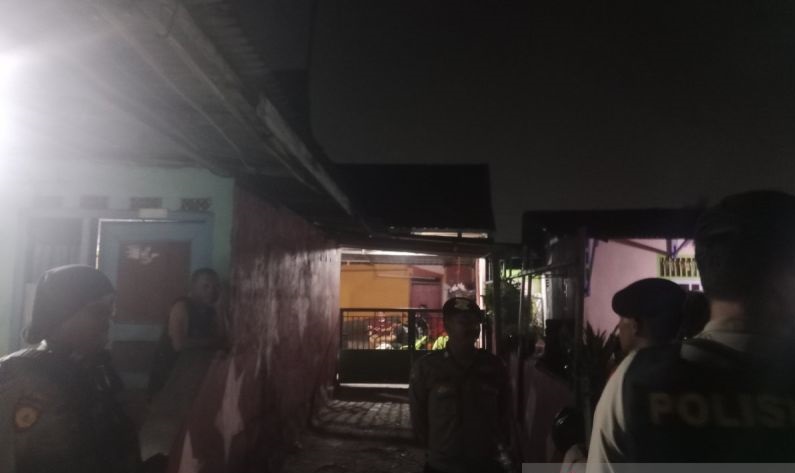 KPK Geledah Rumah Mertua Kontraktor di Bengkulu, Dua Koper Dokumen Dibawa