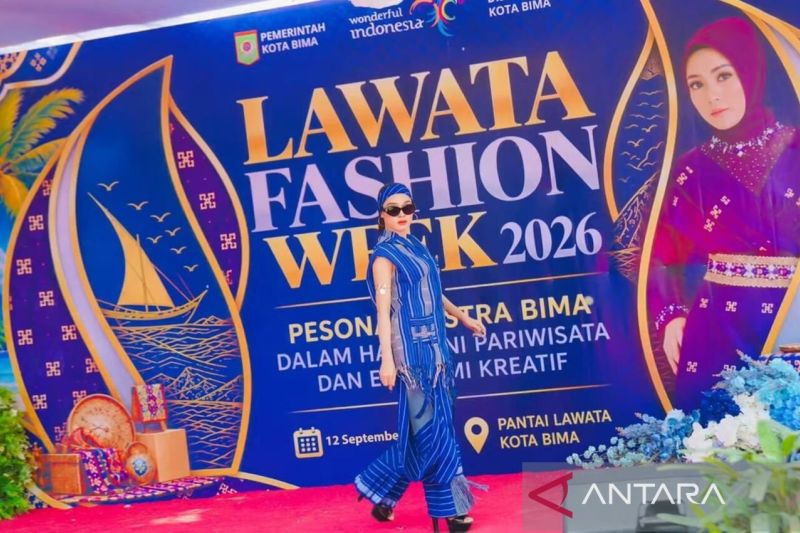 Kain Tenun Bima Diperkenalkan ke Wisatawan Peserta Sail to Indonesia